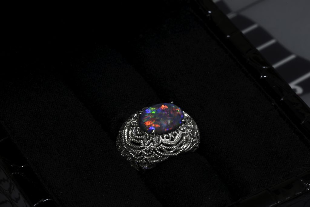 ブラックオパールの指輪