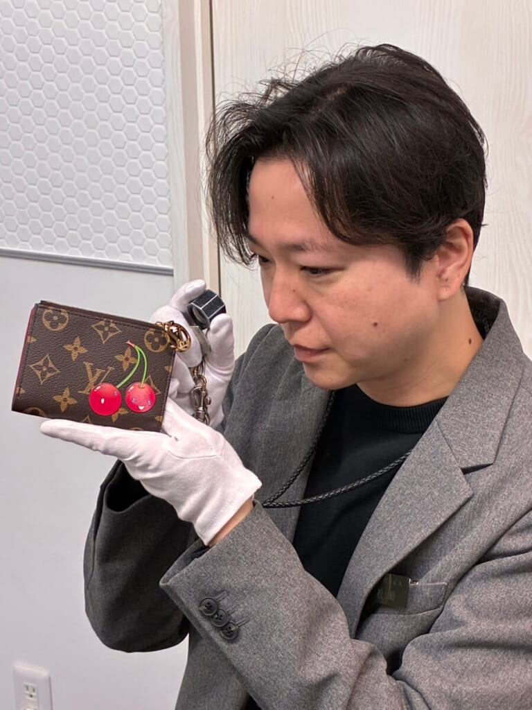 品物の状態確認とプロによる真贋・価値査定